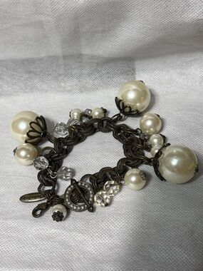 PRETTY & FUN Plunder chunky faux pearl chain link bracelet 8 1/2”